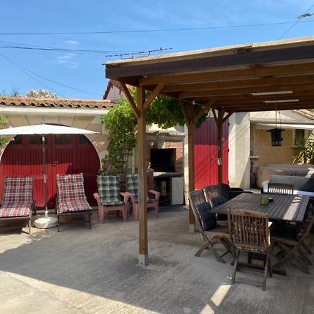 Appartement Tout Confort Avec Parking Ferme Арль Екстер'єр фото