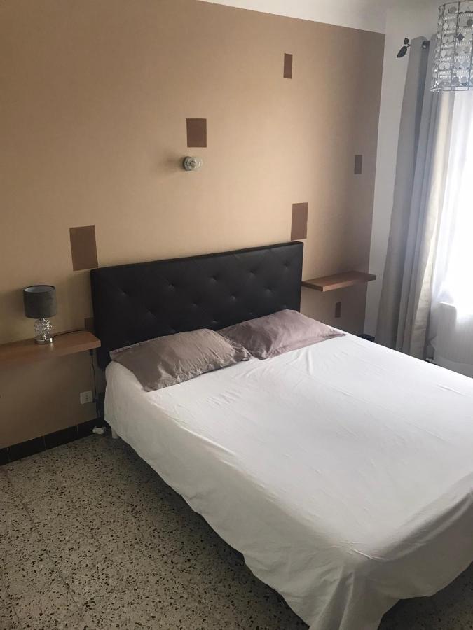 Appartement Tout Confort Avec Parking Ferme Арль Екстер'єр фото