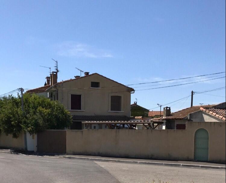 Appartement Tout Confort Avec Parking Ferme Арль Екстер'єр фото