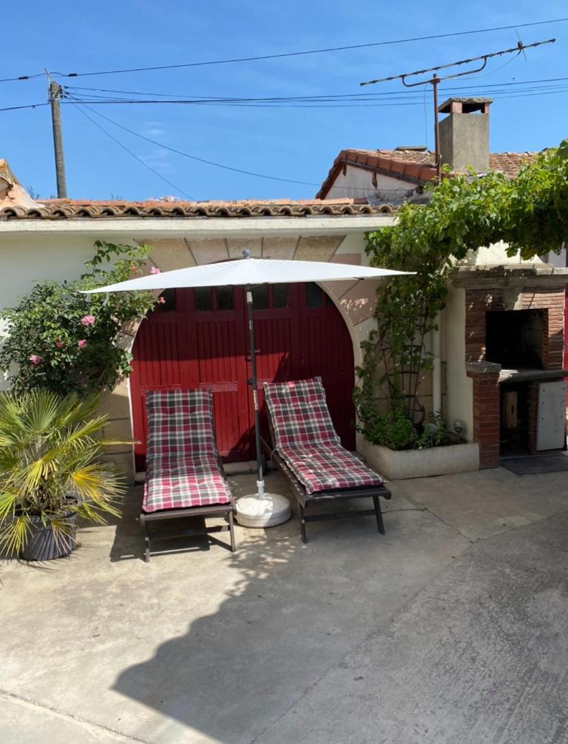 Appartement Tout Confort Avec Parking Ferme Арль Екстер'єр фото